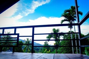Property grounds - Ella Mountain Breeze Villa: King Suite with Balcony (Ella)