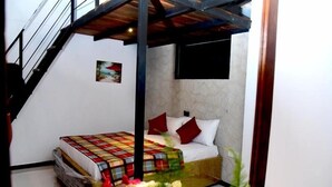 Room - Ella Mountain Breeze Villa: King Suite with Balcony (Ella)