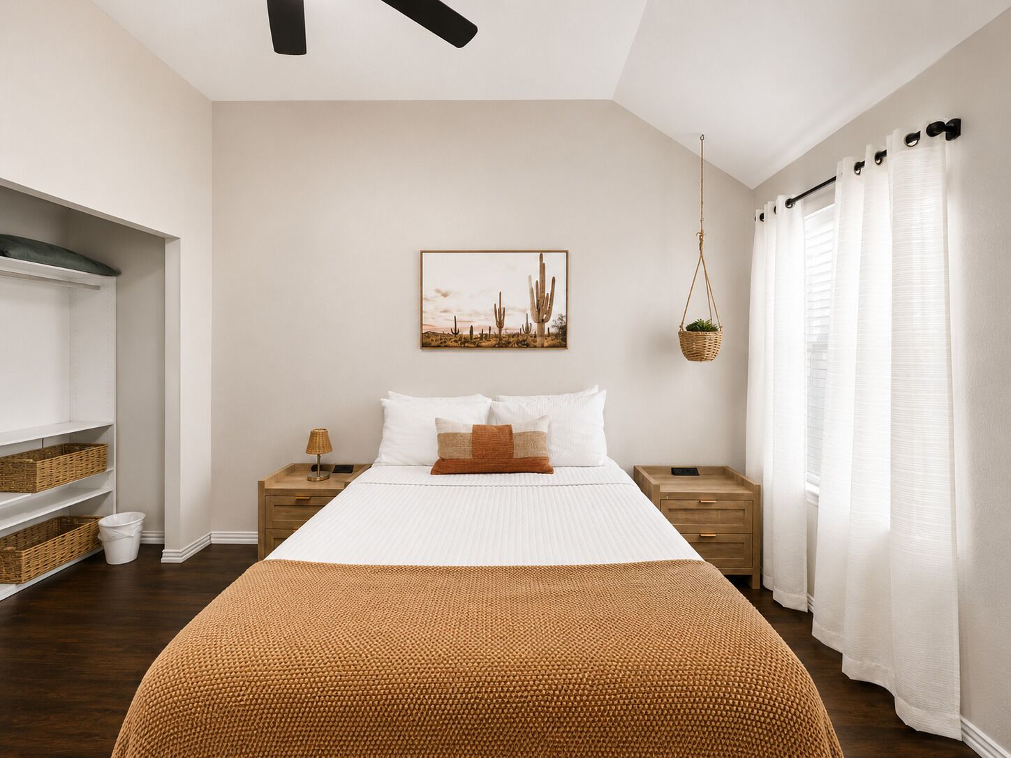 4 bedrooms, desk, iron/ironing board, free WiFi