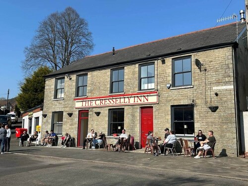 6. Cresselly Inn - Twin or Double with Disabled Access