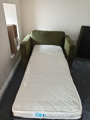 Interior - Disabled-access king-sized room in a friendly 1852 pub and 4-star B&B. (Mountain Ash)