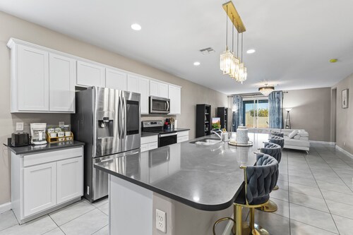 Cozy Phoenix Home 3 Bedrooms + Office New Community & Fast Wi-Fi