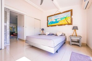 1 habitación, tabla de planchar con plancha, cuna de viaje y wifi 