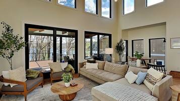 House (5 Bedrooms) | Living area | Fireplace, ping pong