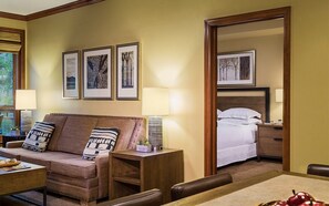 Strykejern/-brett, internettilgang og sengetøy