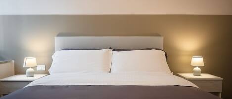 1 camera, ferro/asse da stiro, Wi-Fi, lenzuola