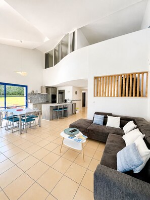 Smart TV, books - Villa, air conditioning, heated swimming pool, walking distance of the beach (Moliets-et-Maa)