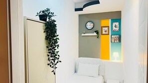 Economy Single Room - Creative Partition Room in Barsha 1 (Dubai)