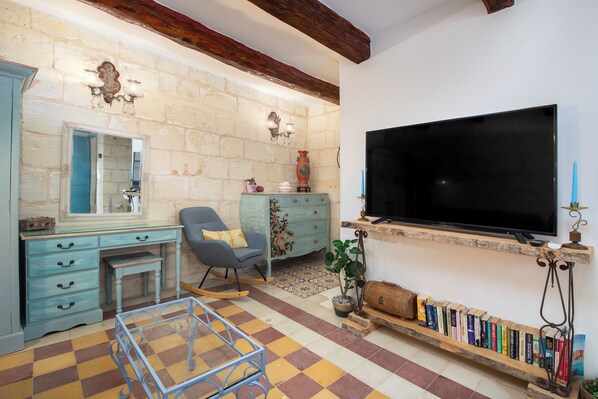 Living area - Traditional Townhouse - Rooftop Terrace (Sengela)