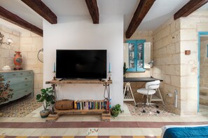 Living area - Traditional Townhouse - Rooftop Terrace (Sengela)