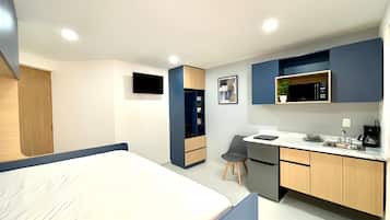 Economy Studio, 1 Double Bed, Patio | Iron/ironing board, free WiFi