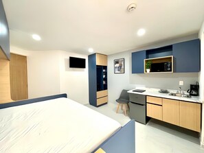 Økonomistudio, 1 dobbeltseng, terrasse | Strykejern/-brett og wi-fi (inkludert)