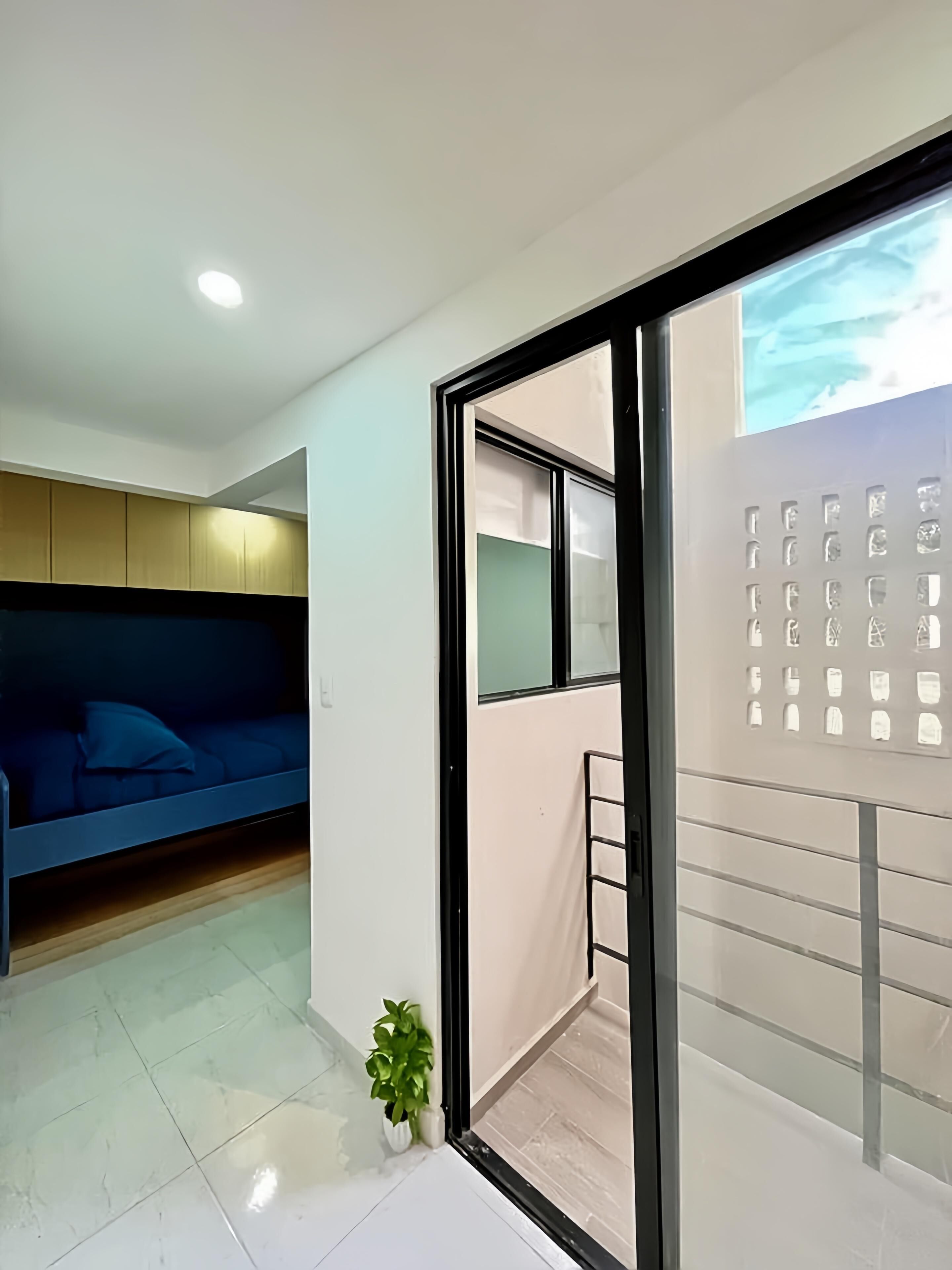 Estudio económico, 1 cama matrimonial, balcón | Interior