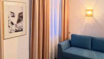 Deluxe-Studiosuite, Balkon, Stadtblick | Kostenloses WLAN