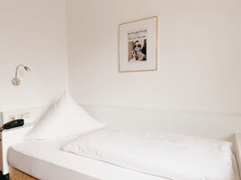 Single Room | Free WiFi