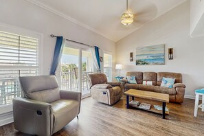 คอนโด, หลายเตียง (Seacove 8H- Southern Charm on the Gul) | บริเวณนั่งเล่น