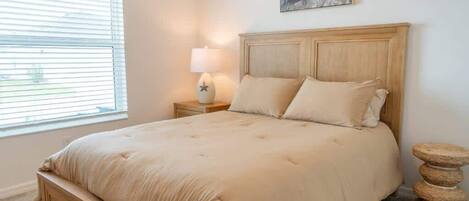 Desk, iron/ironing board, WiFi, bed sheets