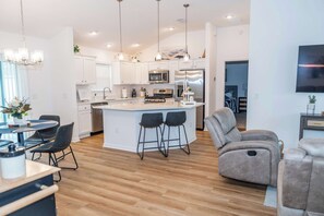 Interior - Brand New 3 bedroom house close to Eastport. (Sumterville)