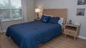 3 slaapkamers, een strijkplank/strijkijzer, wifi, beddengoed