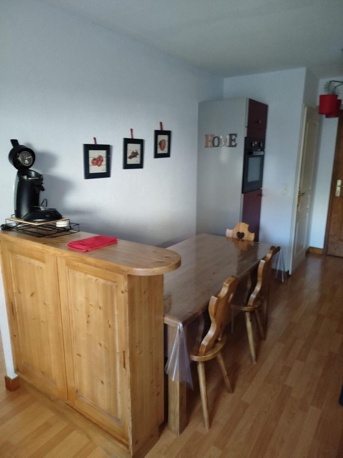 Microondas, horno, placa de cocina y lavavajillas