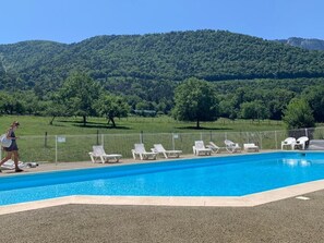 Pool - Cosy 1 BR apartment with swimming pools, tennis, sauna, 5 mn from Annecy's lake. (Giez)