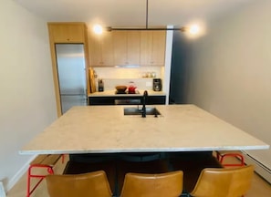Private kitchen - Charming 3-bedroom condo in Vail perfect for your getaway (Vail)