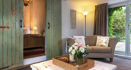 Soothing 1-bedroom cottage in charming Marlborough