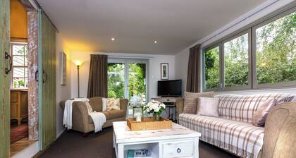 Soothing 1-bedroom cottage in charming Marlborough