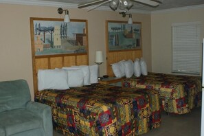 Room - Sea Vista Resort And Tiki Bar (New Smyrna Beach)
