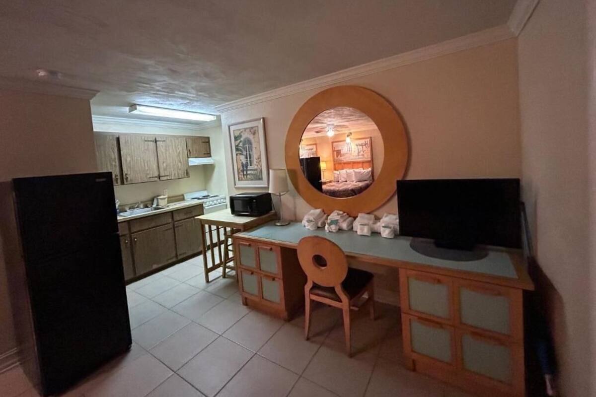 Microwave, coffee/tea maker