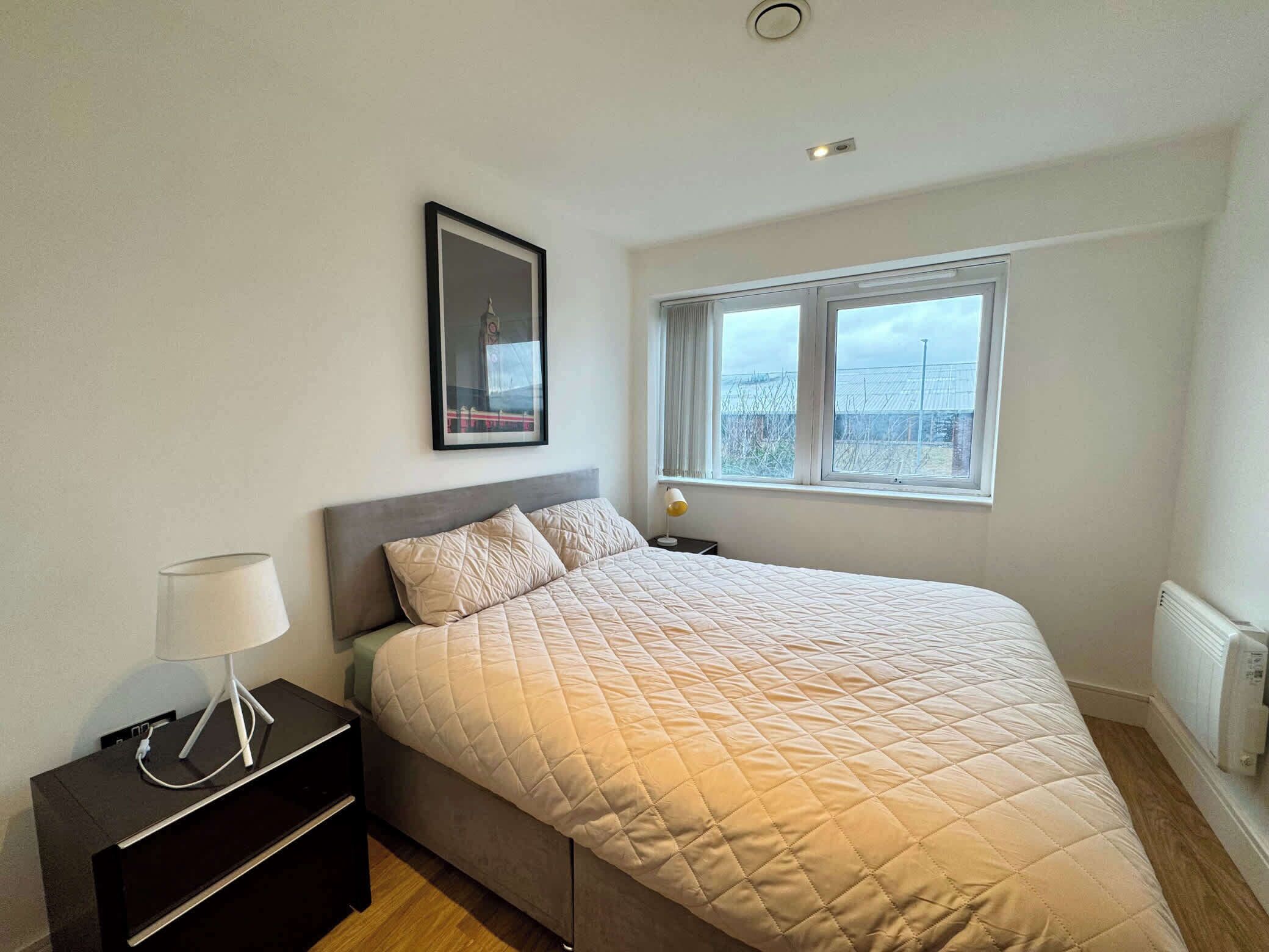 Iron/ironing board, Internet, bed sheets