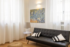 Living area - GuestHost - Comfortable 50 sqm townhouse, ideal for couples or up to 3 guests, with independent ground-floor access and arranged over three levels (internal stairs).The accommodation is located in Antignano, a quiet and highly appreciated coastal residen (Livorno)