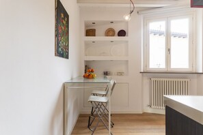 Dining - GuestHost - Comfortable 50 sqm townhouse, ideal for couples or up to 3 guests, with independent ground-floor access and arranged over three levels (internal stairs).The accommodation is located in Antignano, a quiet and highly appreciated coastal residen (Livorno)
