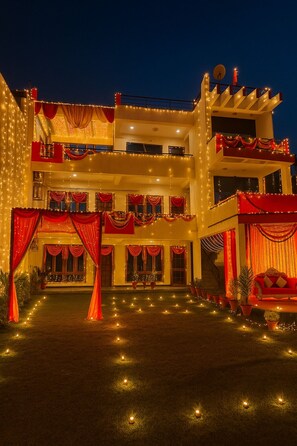 Exterior - Family friendly rooms in Lucknow (Lucknow)