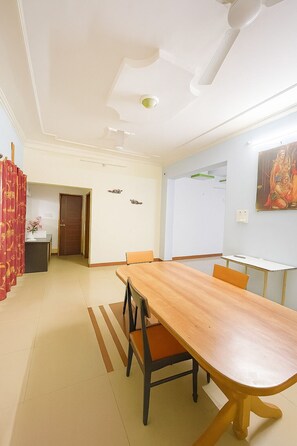 Dining - Family friendly rooms in Lucknow (Lucknow)