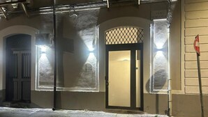 Luokittelematon kuva, 2 kautta 12, painike