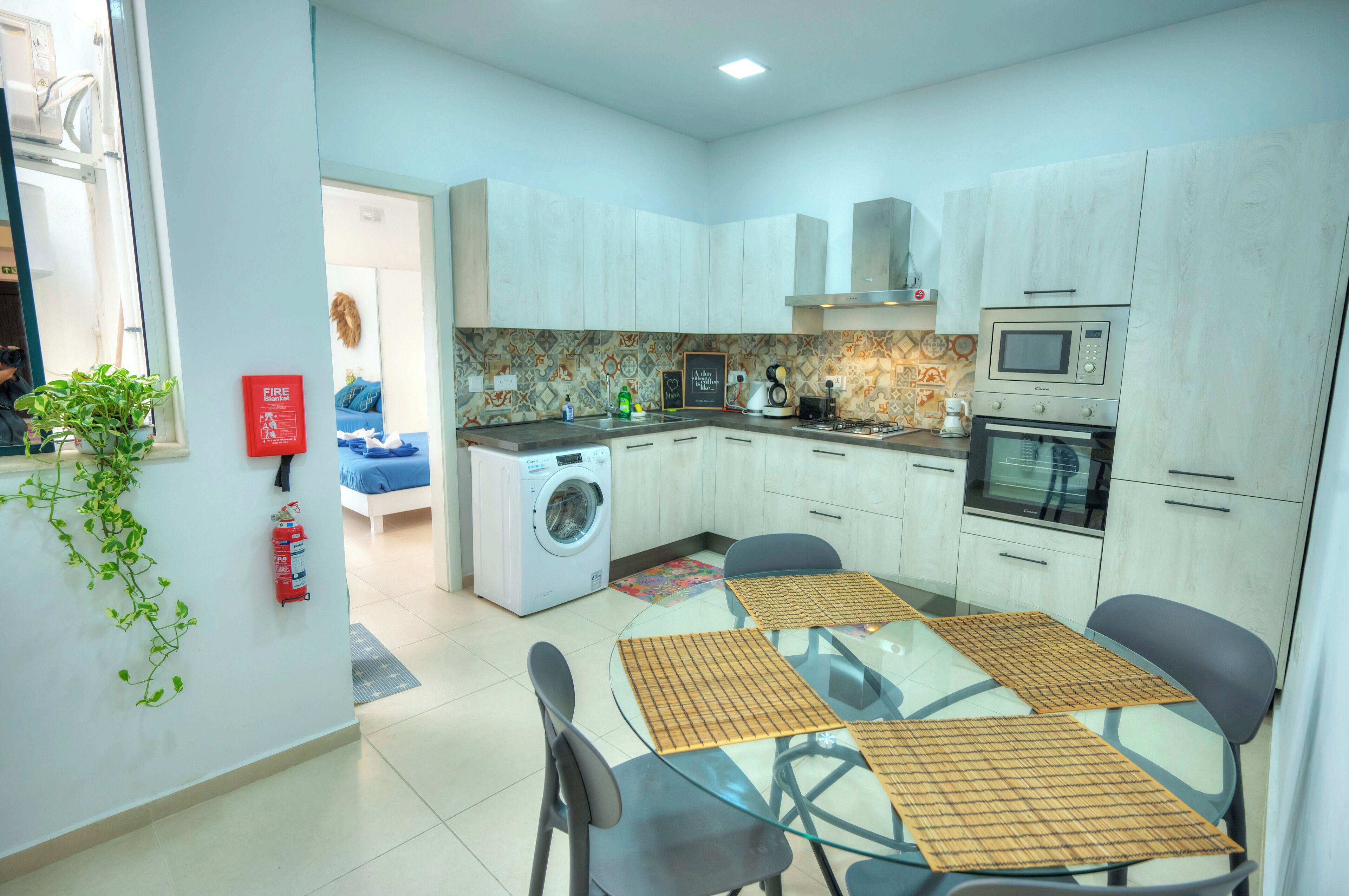 Apartment, Sea View | In-room dining