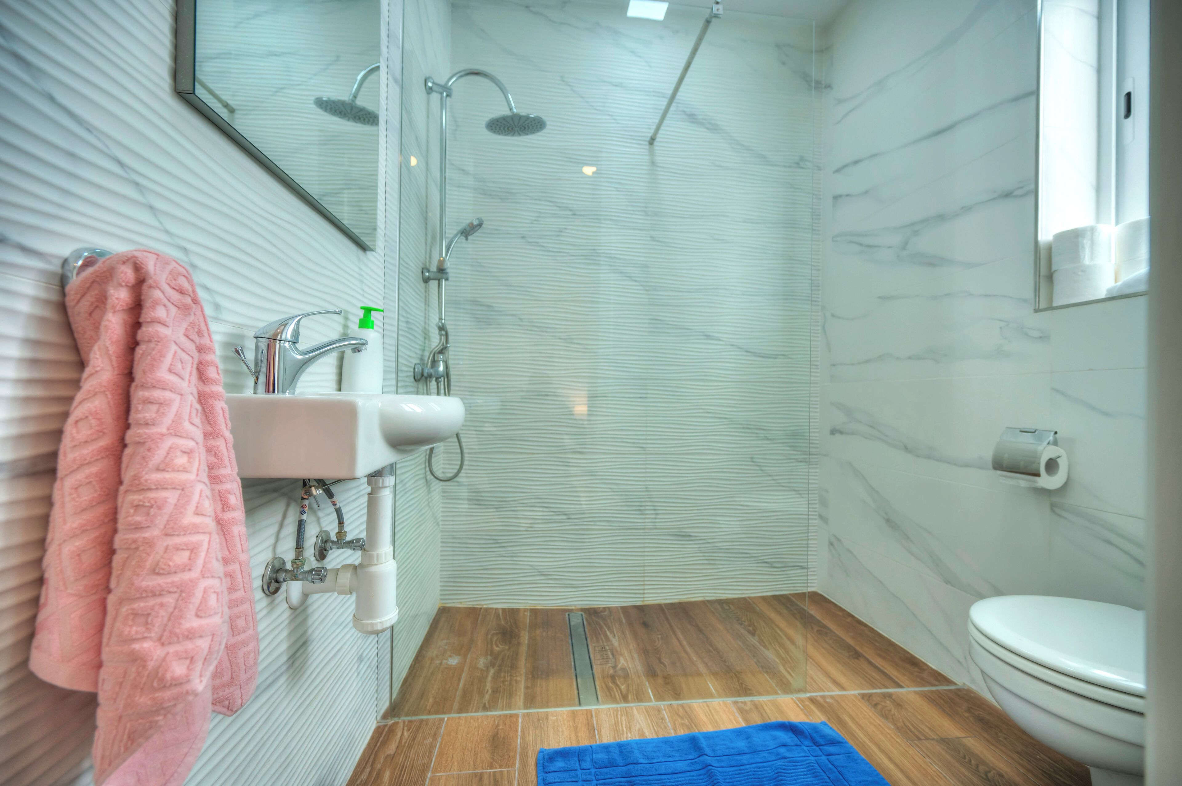 Apartamento, vistas al mar | Baño