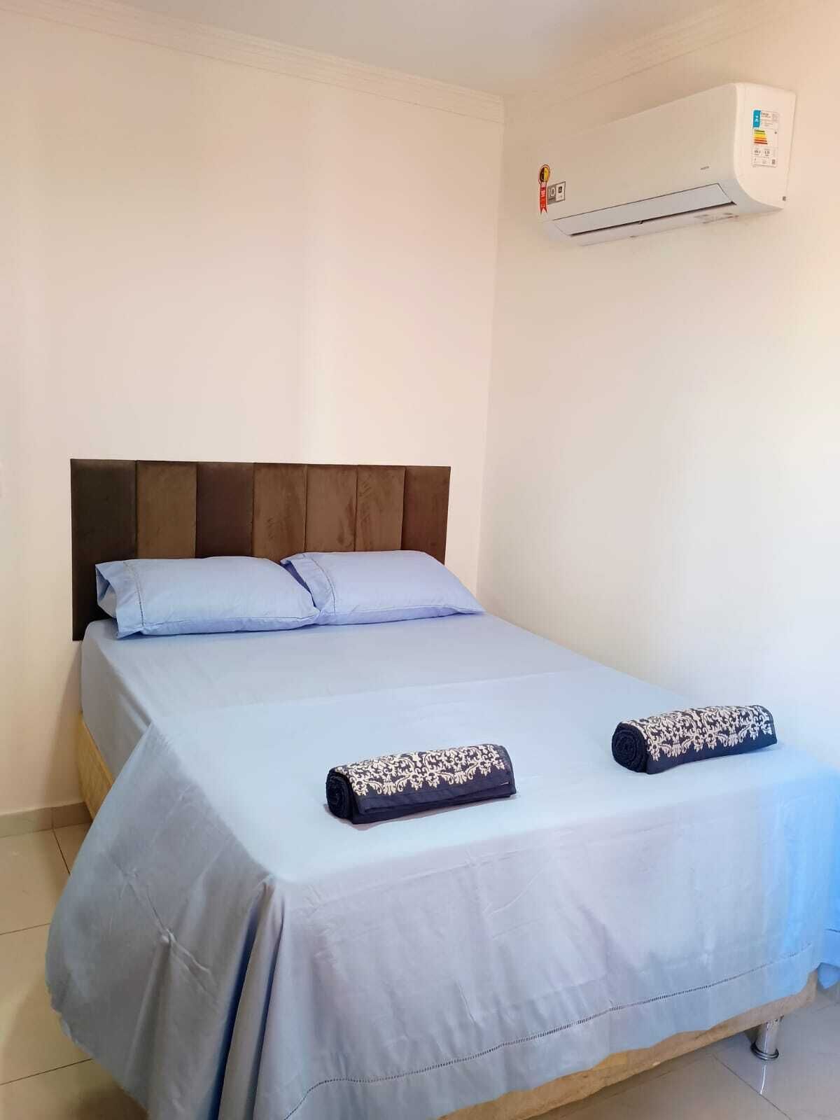 Silitysrauta/-lauta, Wi-Fi, vuodevaatteet