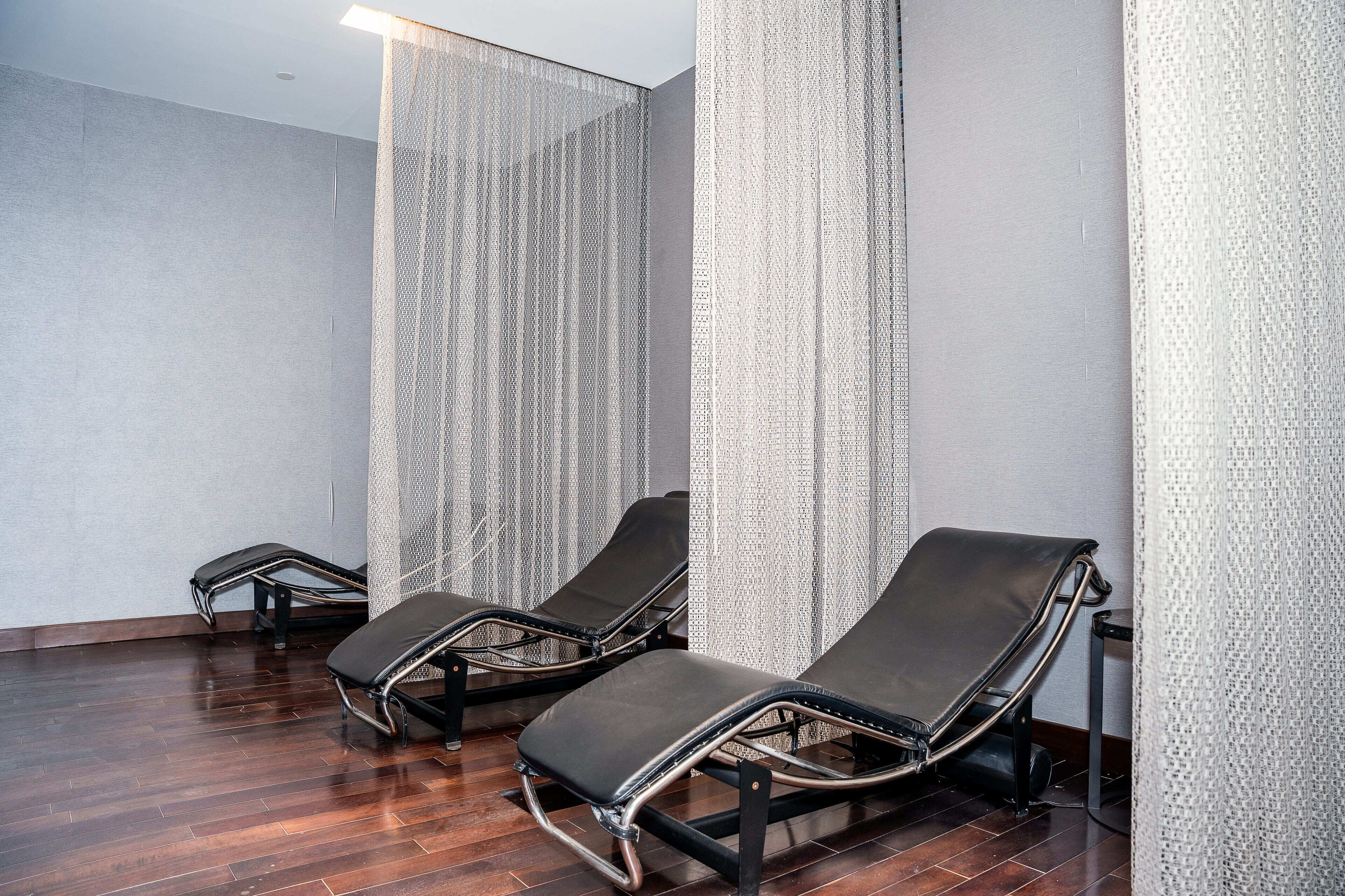 1 treatment room