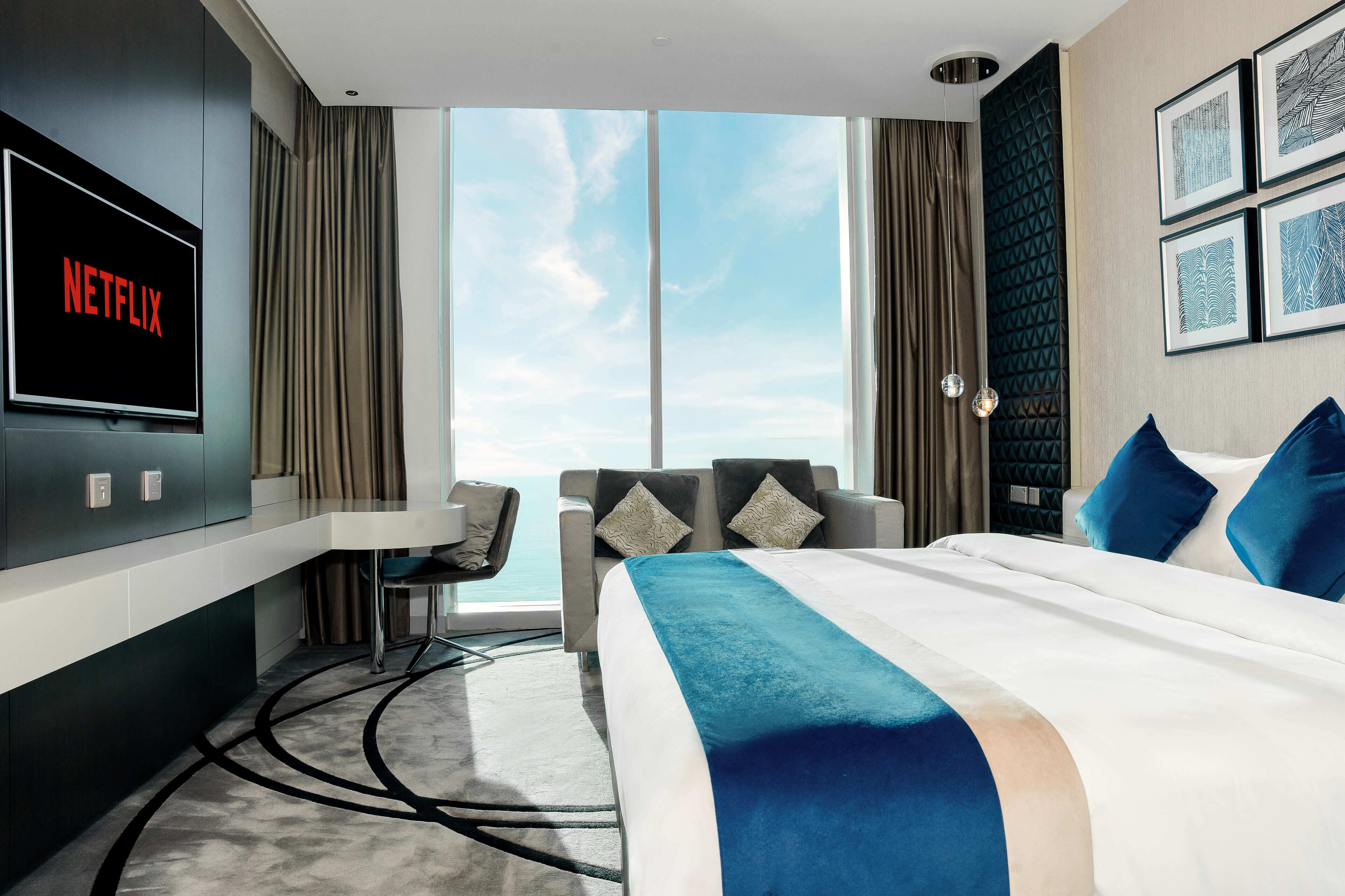 Basic Studio Suite, City View | In-room safe, blackout curtains, soundproofing