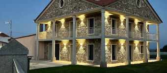 Grande Maison - União das Freguesias de Parada e Faílde, Portugal