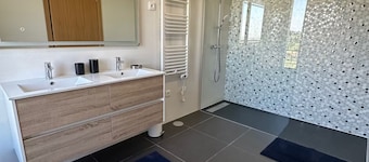 Grande Maison - União das Freguesias de Parada e Faílde, Portugal