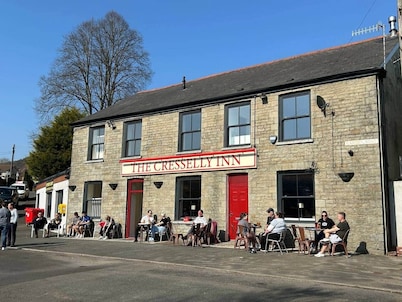 7. Cresselly Inn - Single Room