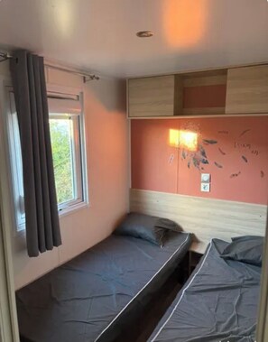 3 dormitorios, cuna de viaje, wifi gratis y ropa de cama