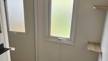 Dusche, Haartrockner, Toilettenpapier