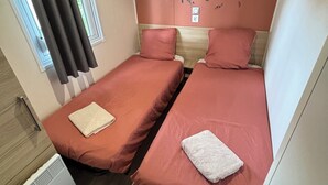 Room - Mobile home 379, 4-star campground, Wi-Fi, AC (Lattes)