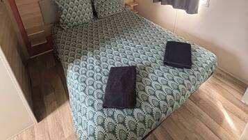 3 bedrooms, travel crib, free WiFi, bed sheets