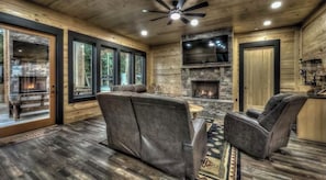 Interior - Large Luxury Cabin Hot Tub, Fireplaces, Game Room, & Views. (Talking Rock)