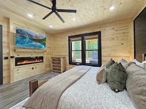 4 bedrooms, free WiFi, bed sheets - Large Luxury Cabin Hot Tub, Fireplaces, Game Room, & Views. (Talking Rock)